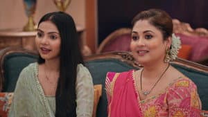 Pooja Surprises the Viranis