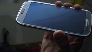 How to Fix a Cracked Touch Screen Phone