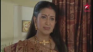 Mandira Tries Contacting Mihir