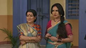 Amma and Rajesh enter into a poetic war - Happu Ki Ultan Paltan