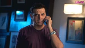 Samarth Warns Vikram