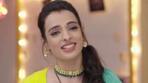 Paakhi Defends Naksh in Front of Baa