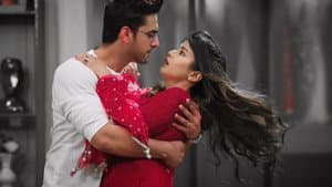 Ruhi exposes Charu