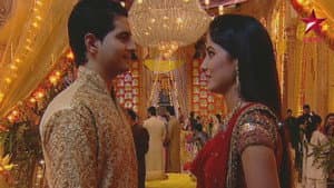 Akshara suspects Chandini