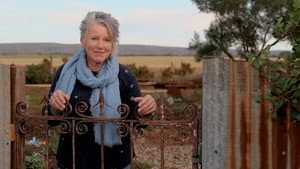 Episode 5 Autumn: Sophie's New Digs & Leo Sayer's Oasis