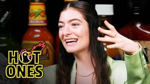 Lorde Drops the Mic While Eating Spicy Wings