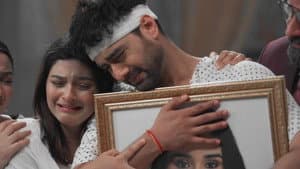 The Poddars learn of Charu's death