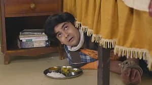 Happu accepts the mysterious person’s challenge - Happu Ki Ultan Paltan