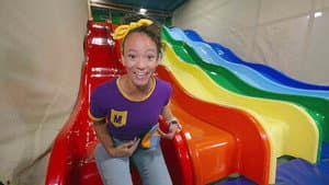 Meekah Slides Down Rainbow Slides at Billy Beez