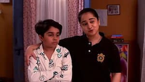 Happu and Rajesh try to steal Amma’s trunk - Happu Ki Ultan Paltan