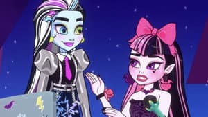 Cleo & Clawdeen Get Hypnotized!