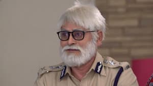 Police Uncles In Trouble!