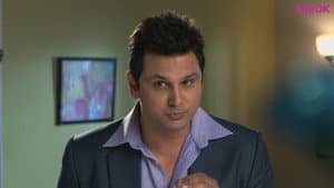Tarun Tells Shobha to Sign an Affidavit