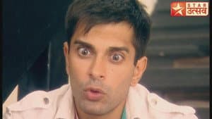 Armaan Gets Into Shashank's Cabin