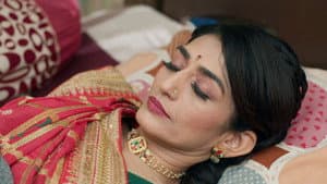 Hetal Loses Consciousness