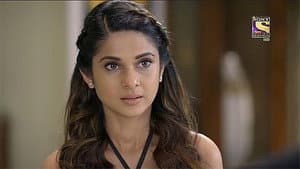Maya Gifts A Mobile To Arjun