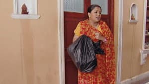 Meenakshi to Dispose The Jewellery
