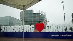 The EU Parliament's Perpetual Commuting
