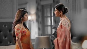 Kaveri comforts Abhira