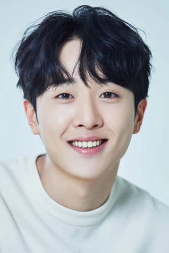 윤우
