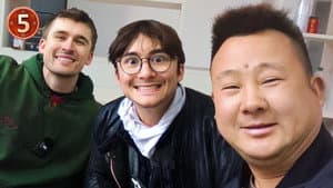 Chinese Mayor invites us to his home