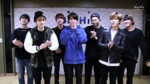 방탄소년단 Follow "Official BTS' Weibo"!