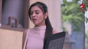 Amaya Gets Late For Office