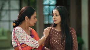 Anupama Stands with Prarthana