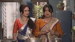 Amma fixes Neetu and Mangal Singh’s alliance - Happu Ki Ultan Paltan
