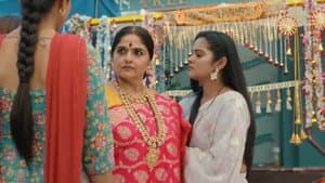 Sneha argues with Durgavati