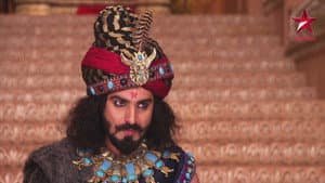 Shakuni lies to Dhritarashtra