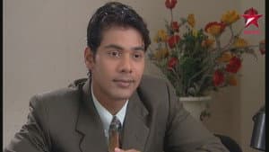 Gautam returns Tulsi�s money