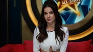 Julia se defiende en un robo