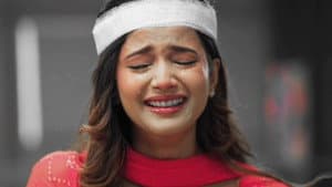 Madhav stops Armaan and Abhira's divorce