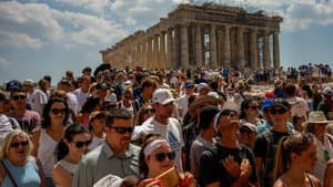 Tourism: Monuments capitulate to the onslaught of visitors